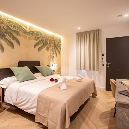 Boutique Rooms Playa Burriana Nerja Exterior photo