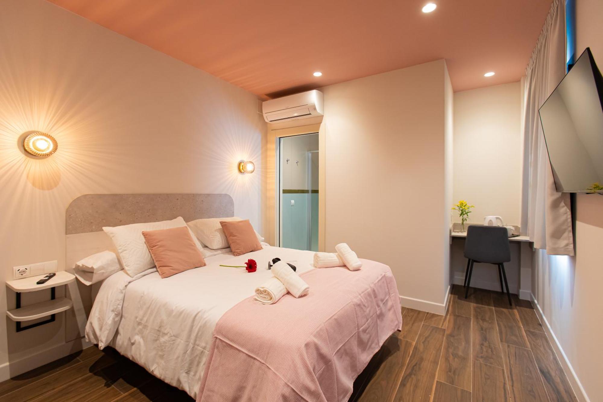 Boutique Rooms Playa Burriana Nerja Exterior photo