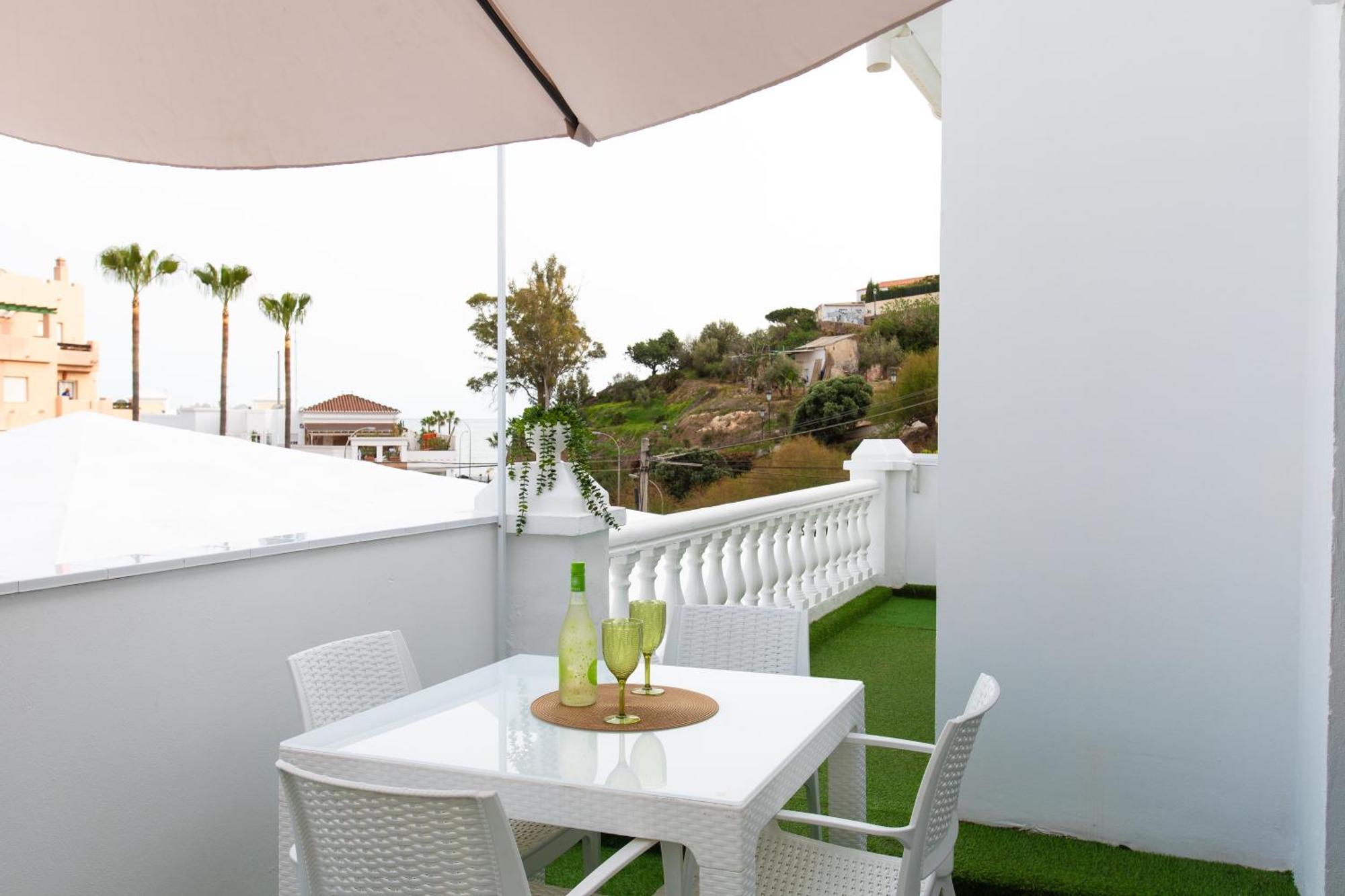 Boutique Rooms Playa Burriana Nerja Exterior photo