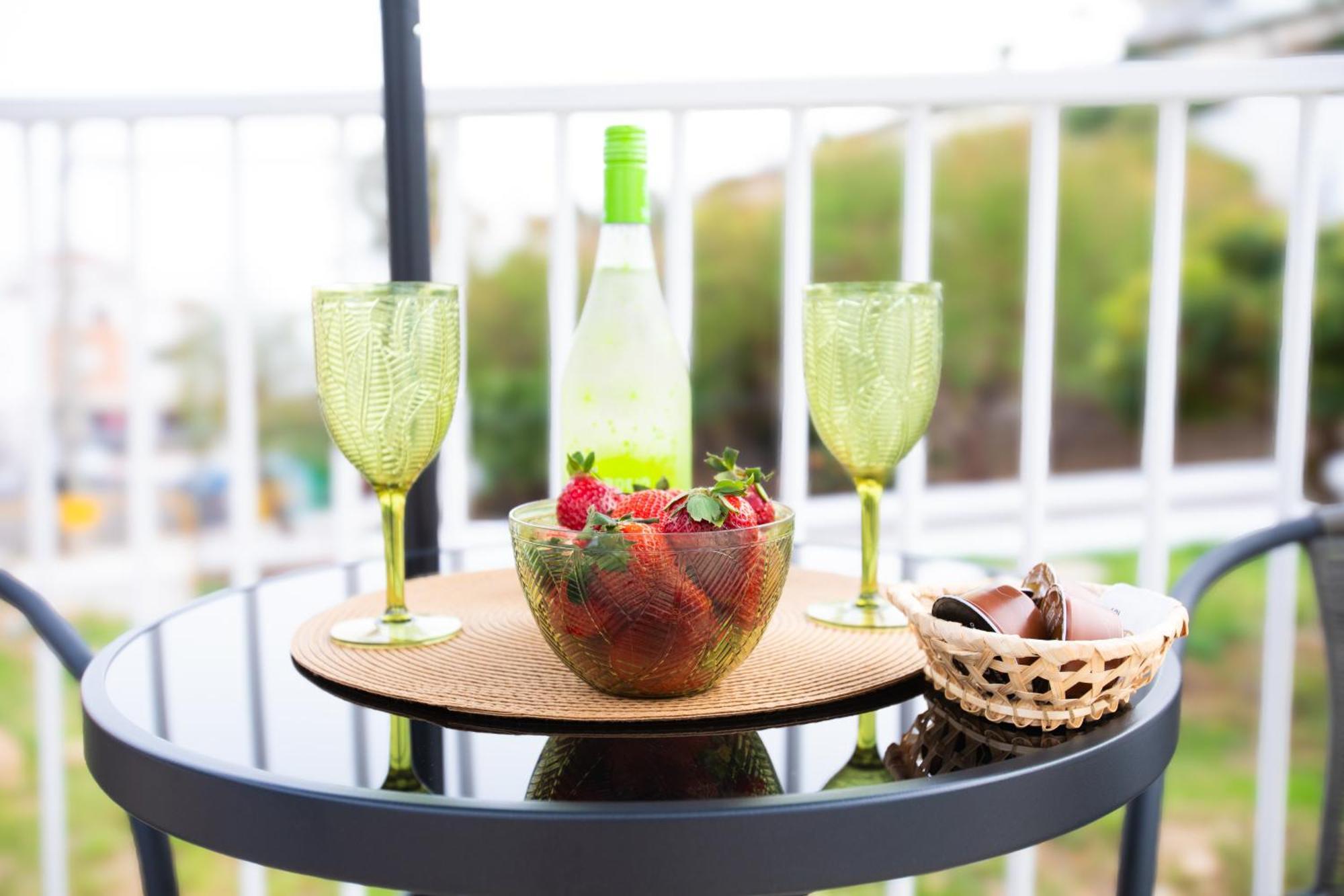 Boutique Rooms Playa Burriana Nerja Exterior photo