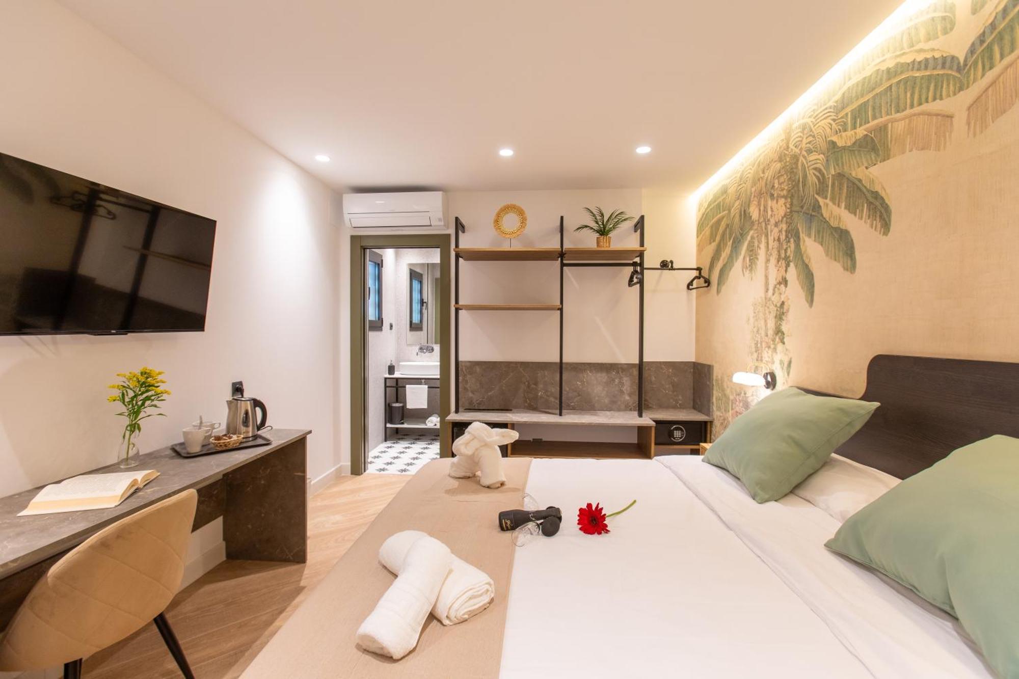 Boutique Rooms Playa Burriana Nerja Exterior photo