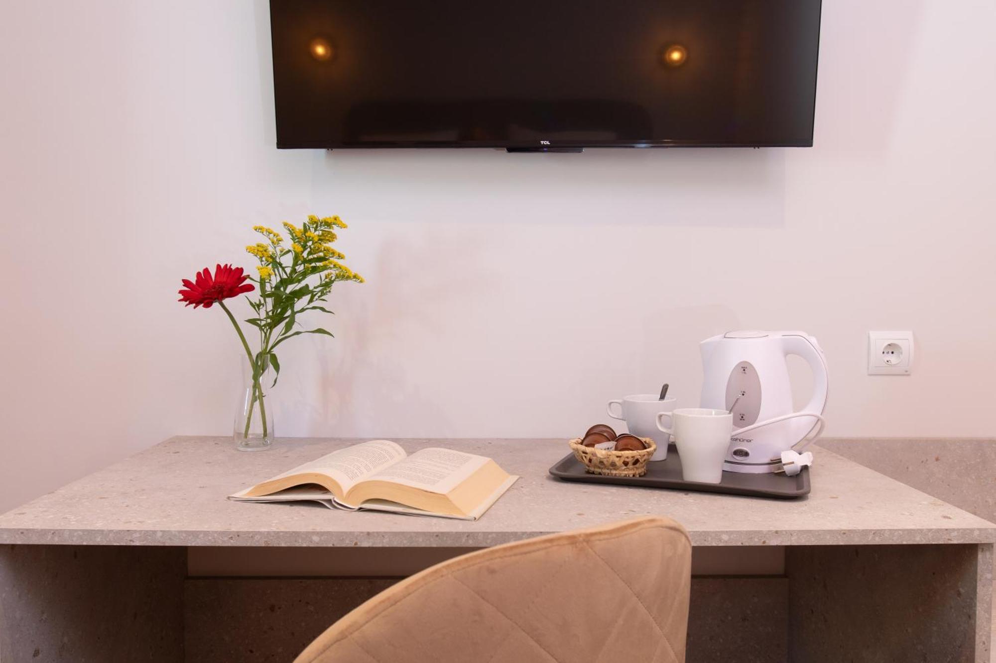 Boutique Rooms Playa Burriana Nerja Exterior photo