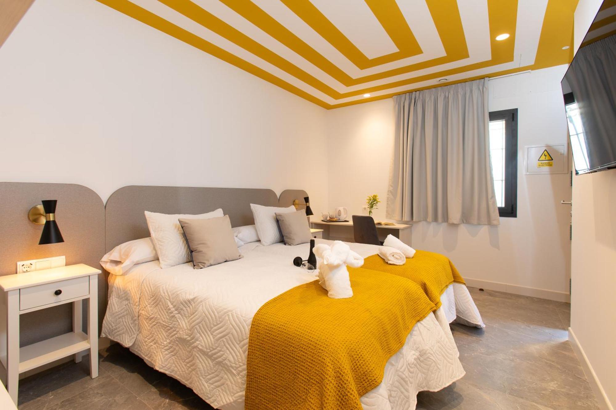 Boutique Rooms Playa Burriana Nerja Exterior photo