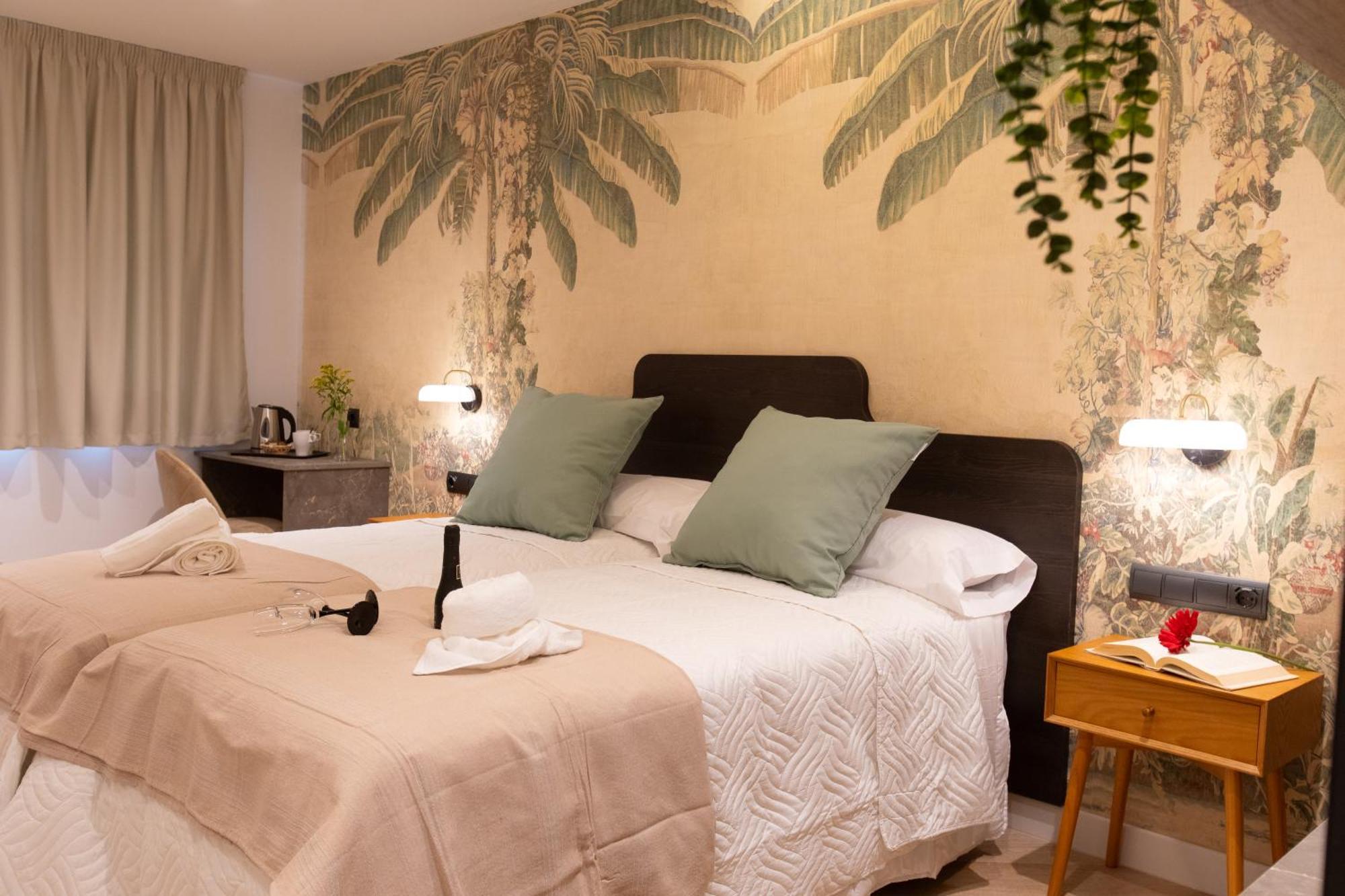 Boutique Rooms Playa Burriana Nerja Exterior photo